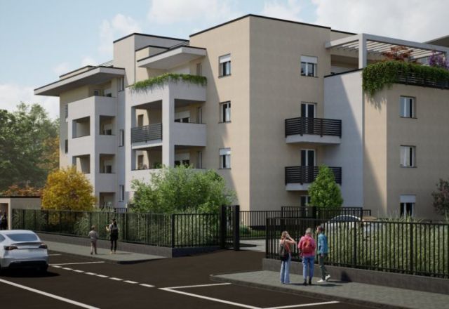 THREE-ROOM APARTMENT WITH TWO BATHROOMS AND GARDEN